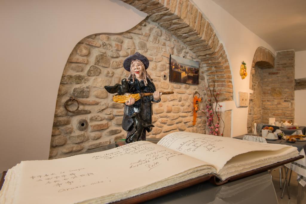 B&B Le Streghe Беневенто Экстерьер фото